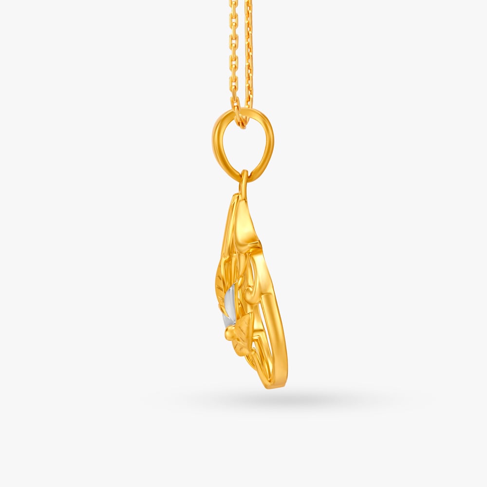 Charming Leafy Pendant,,hi-res image number null
