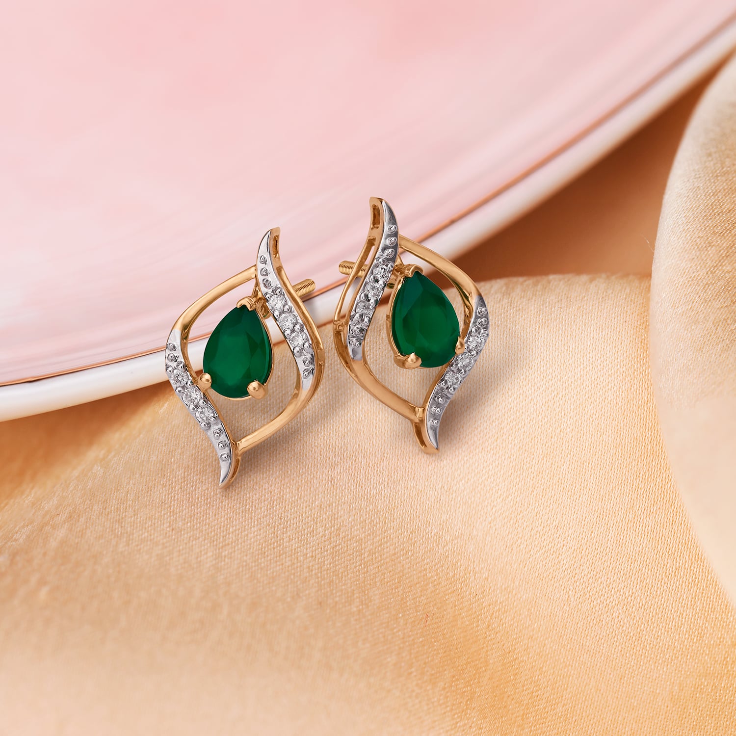 Minimalistic Diamond Stud Earrings with Onyx,,hi-res image number null