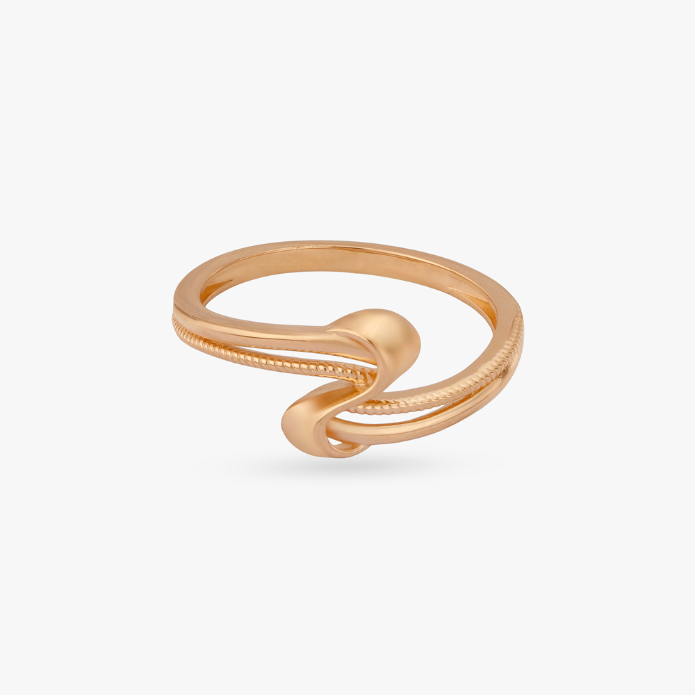 

Sculpted Knot Gold Ring