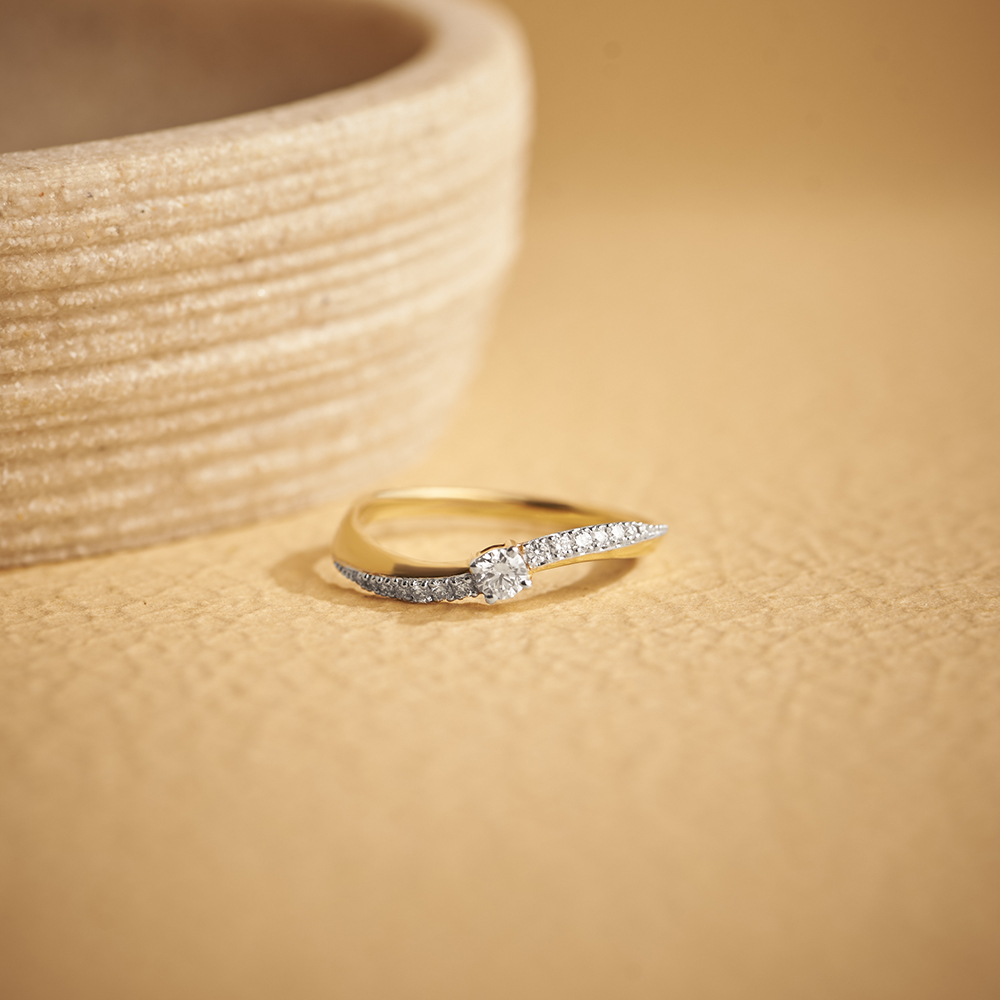 Dainty Elegance Diamond Ring