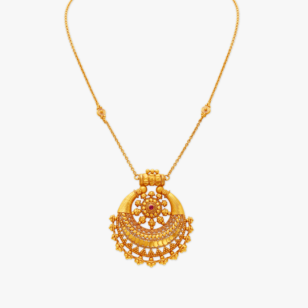 Traditional Graceful Pendant with Chain,,hi-res image number null