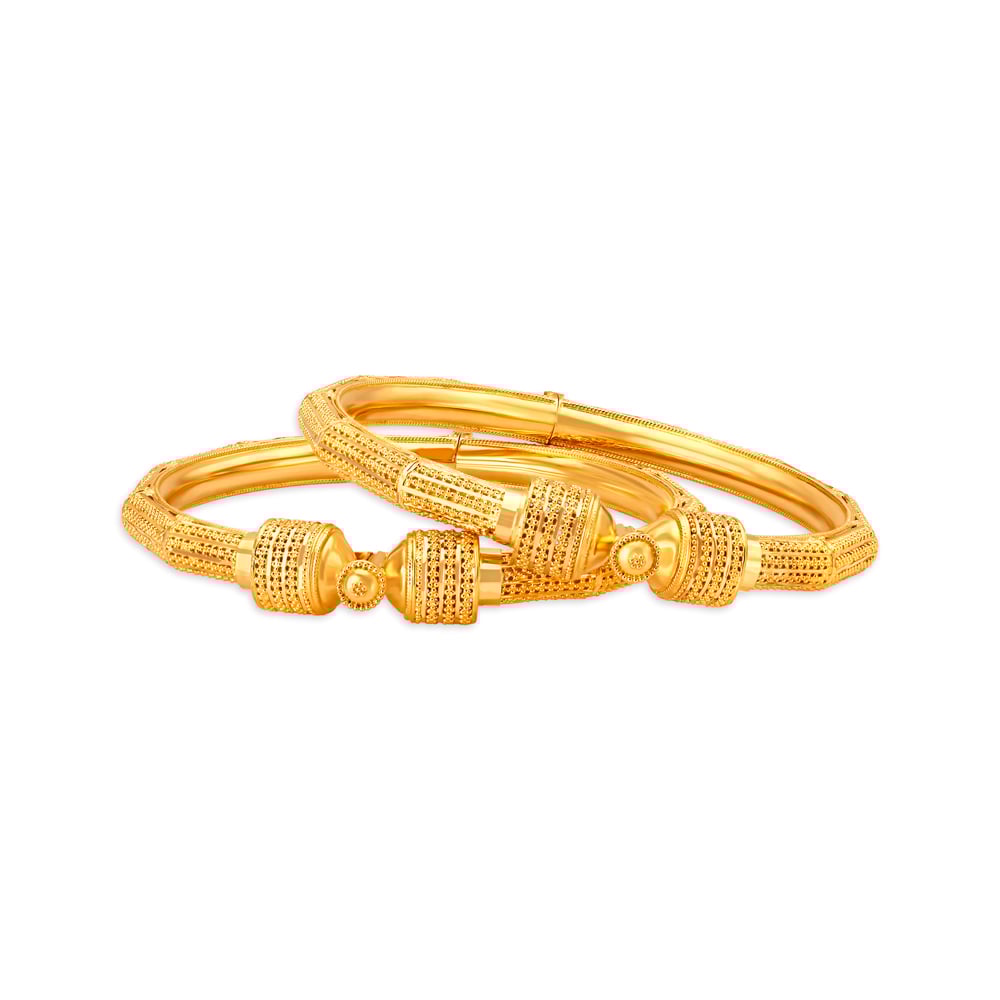 

Distinctive 22 Karat Yellow Gold Segmented Bangle