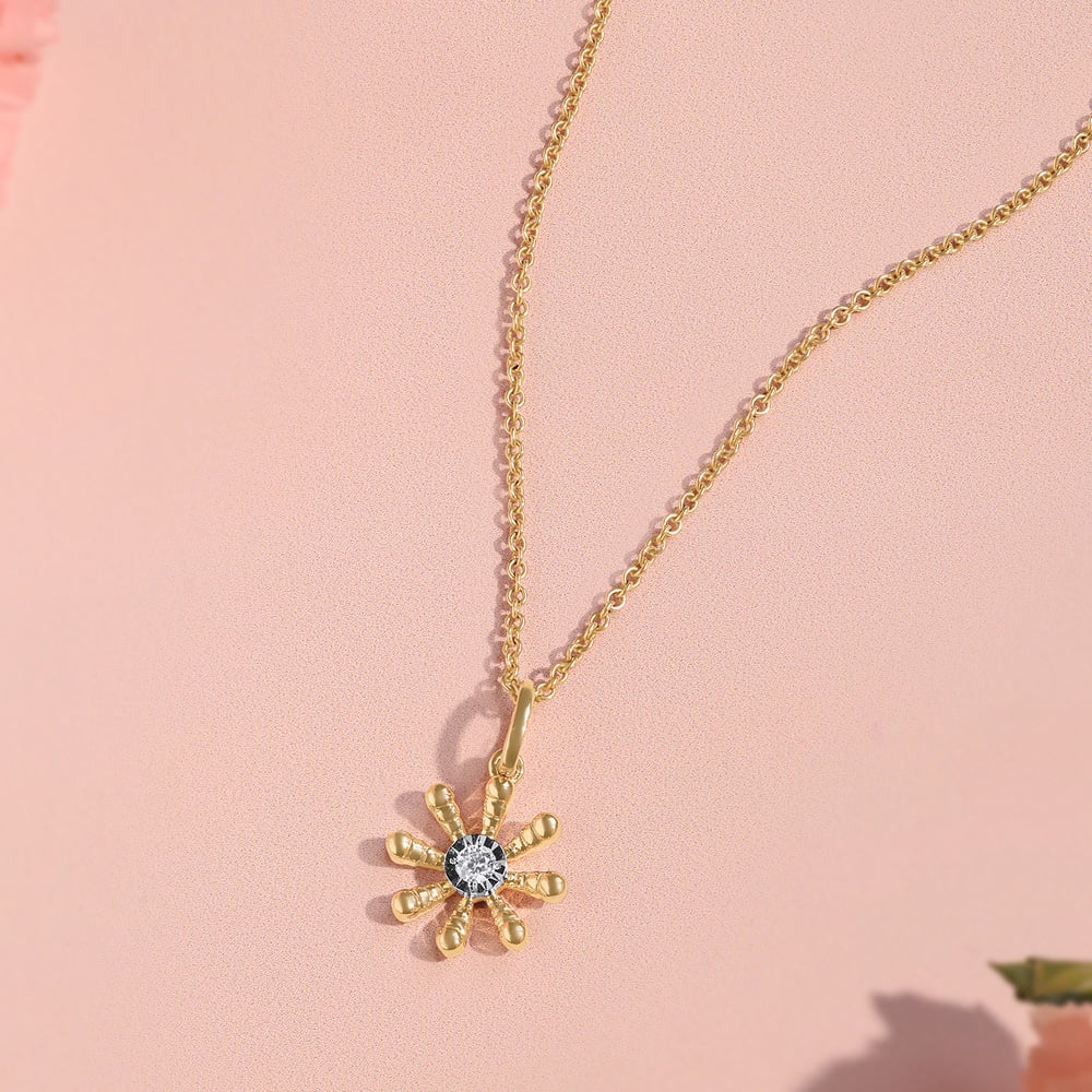 Springtime Daisy Diamond Pendant,,hi-res image number null