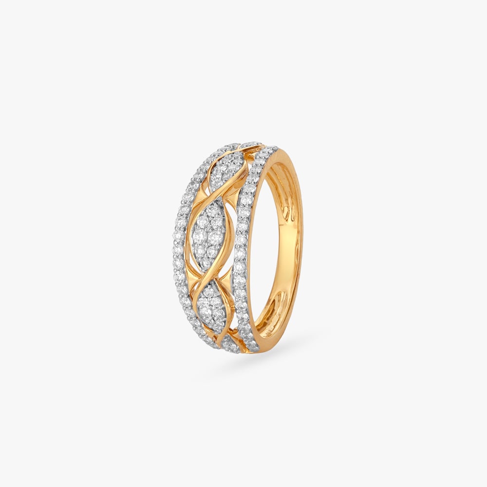 

Elegant Twist Diamond Finger Ring