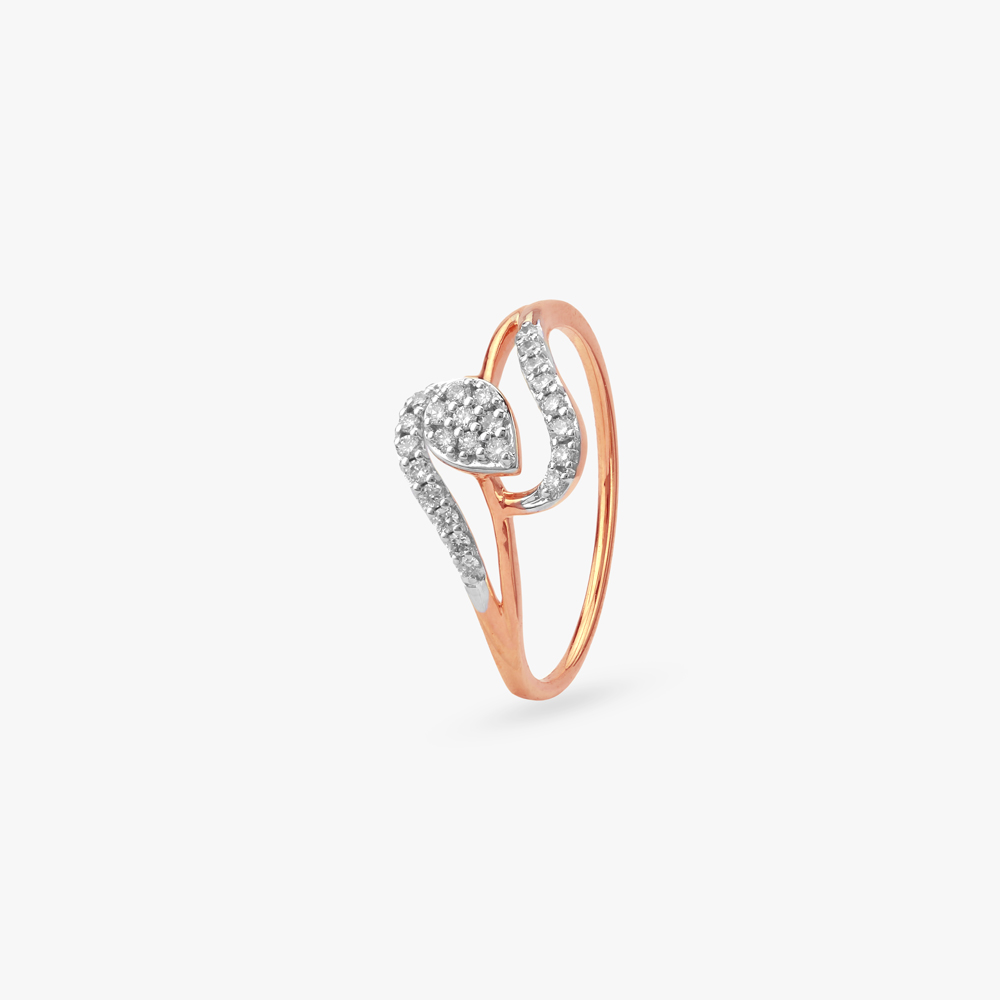 

Curved Cluster Diamond Ring