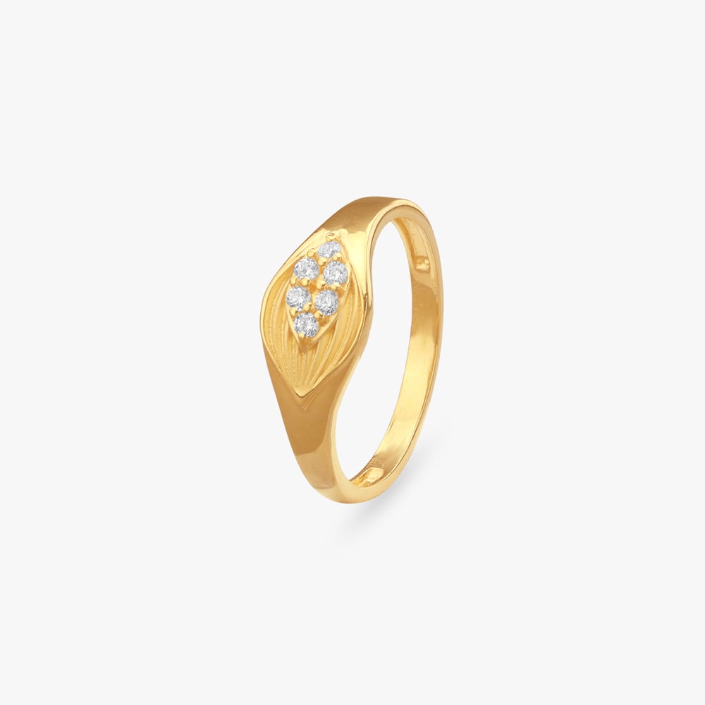

Elegant Leaf Gold Finger Ring