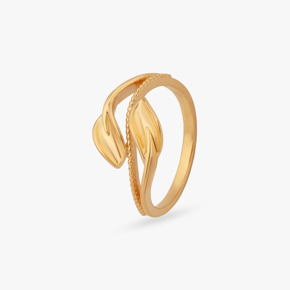 

Intertwined Leaves Gold Ring