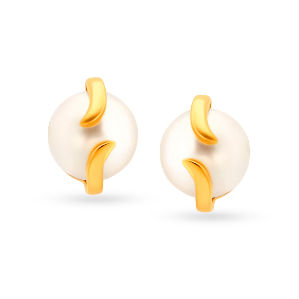 Glamorous Pearly Gold Stud Earrings