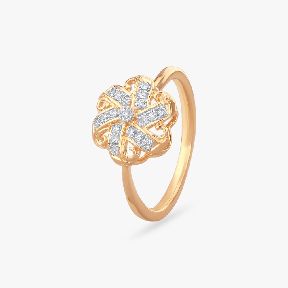 

Interlaced Glow Diamond Ring