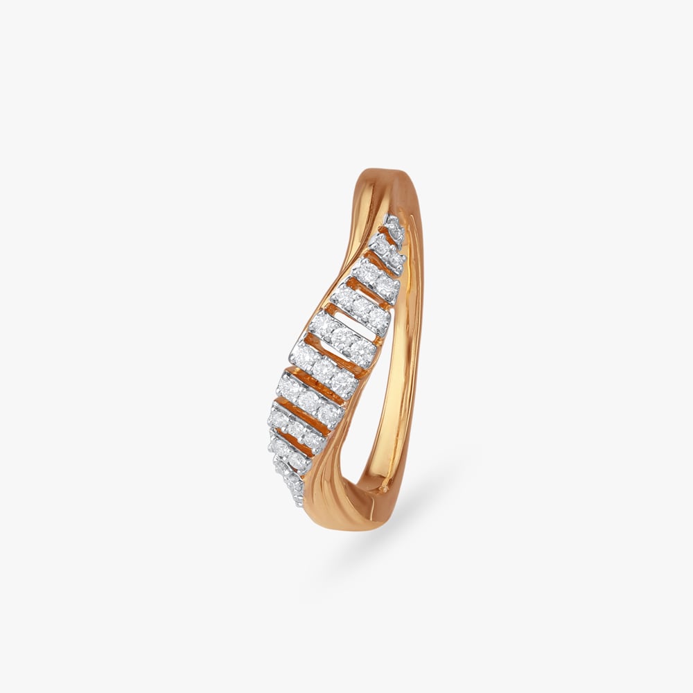 

Serene Wave Diamond Ring