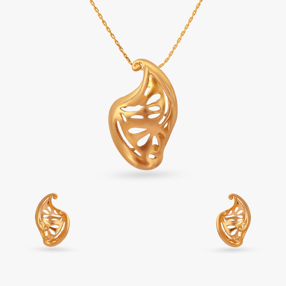 

Radiant Curve Gold Pendant and Earrings Set
