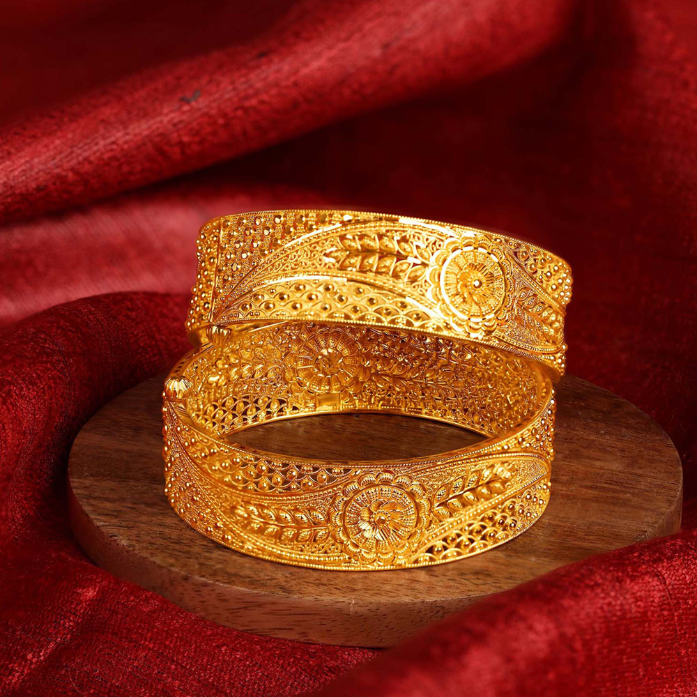Graceful Bengali Gold Bala Bangle