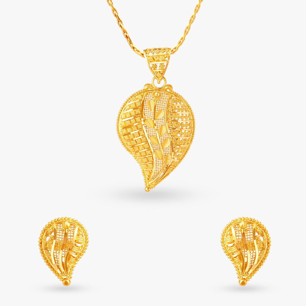 Tanishq locket set deals