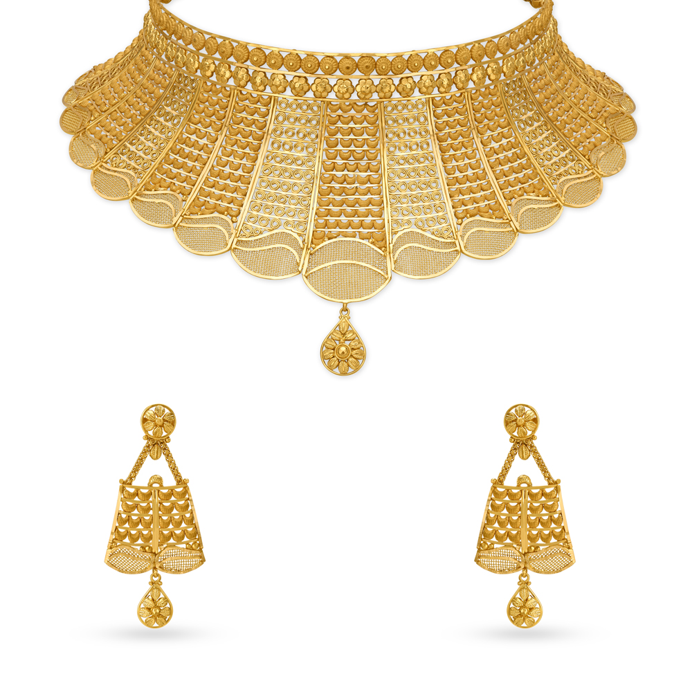 Captivating Gold Lightweight Choker Necklace Set for the Indian Bride,,hi-res image number null