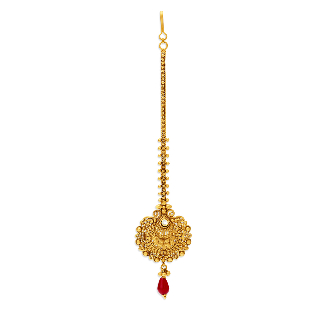 Opulent Gold Maang Tikka for the Bengali Bride