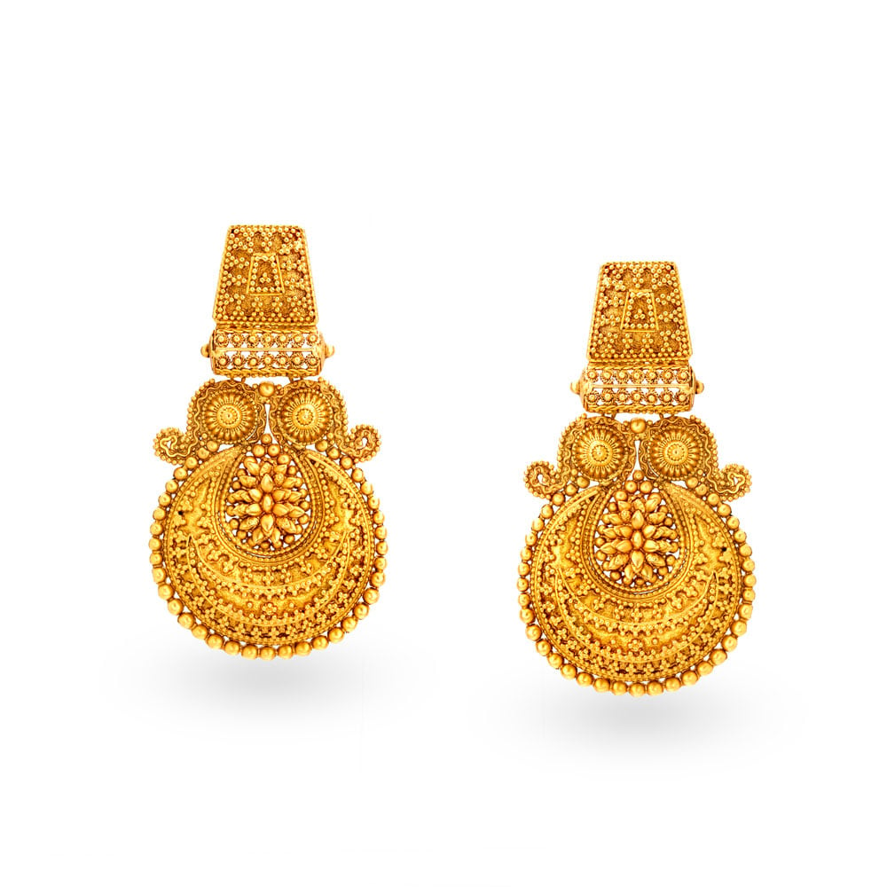 Impressive Gold Necklace Set for the Indian Bride