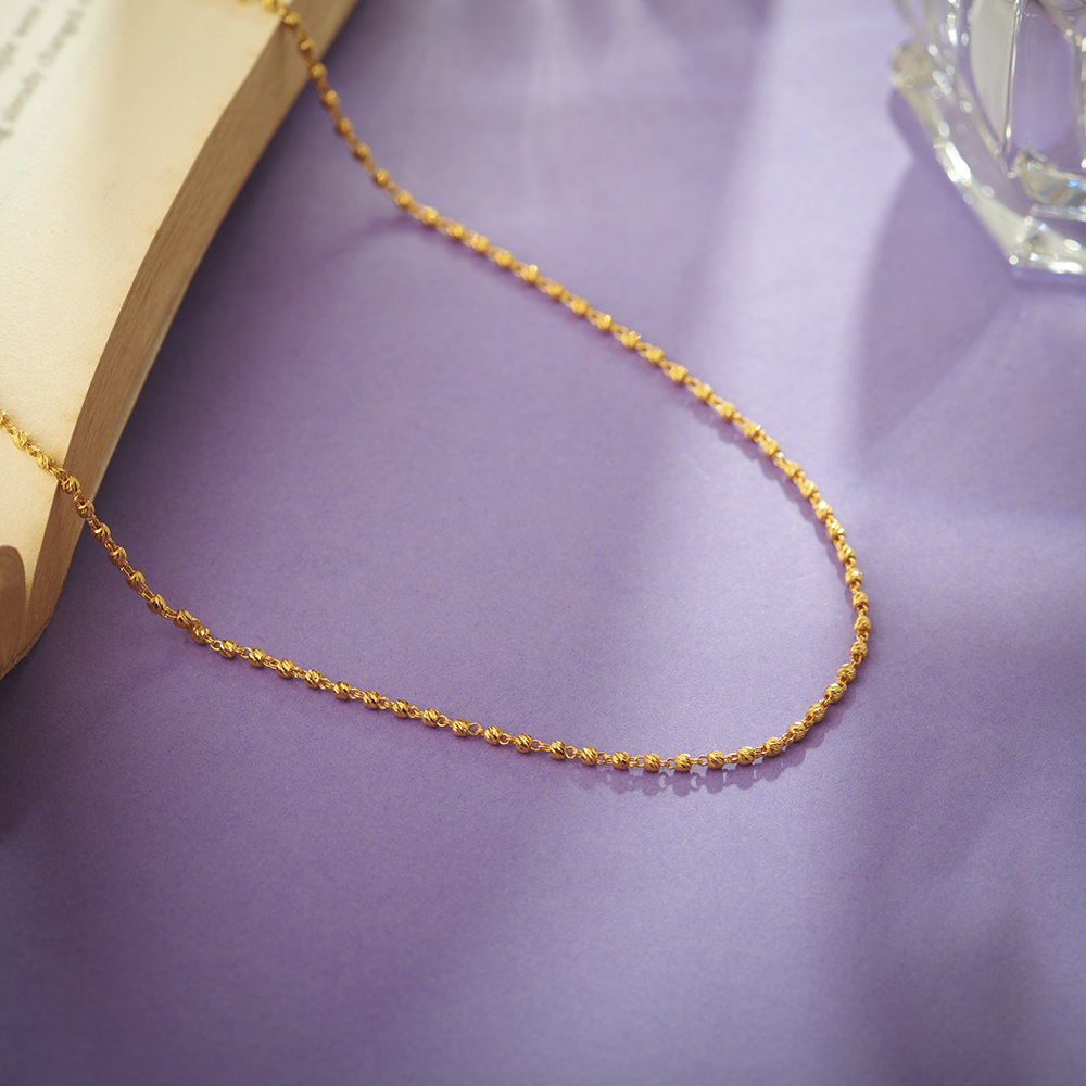 Delicate Twisted Chain