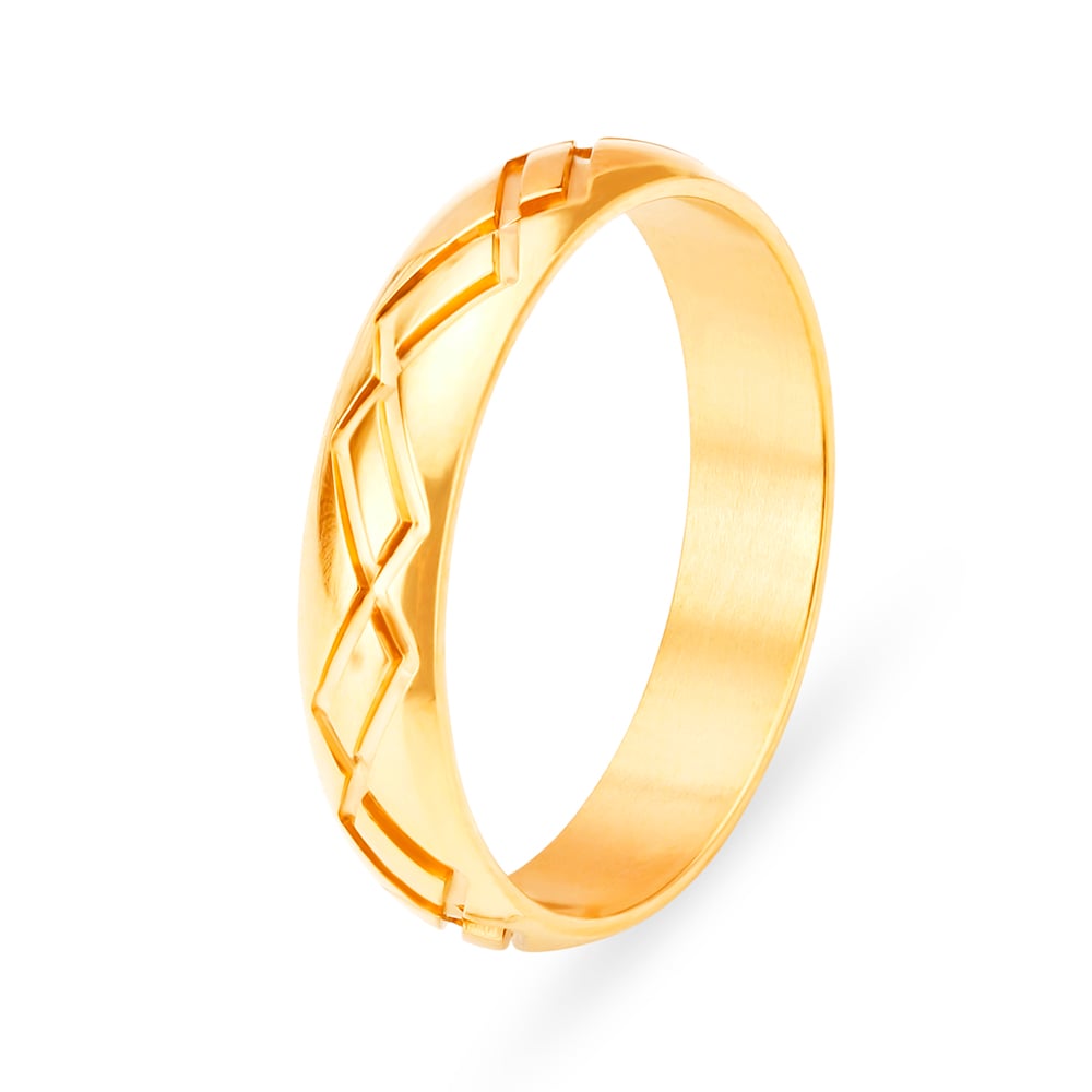 

Lustrous 22 Karat Gold Zig-Zag Patterned Ring