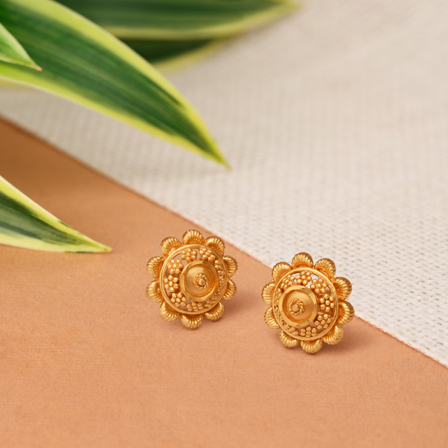 

Rawa Work Floral Gold Studs