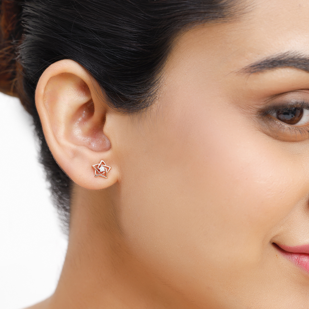 Tanishq 18KT Diamond V Studs Earring