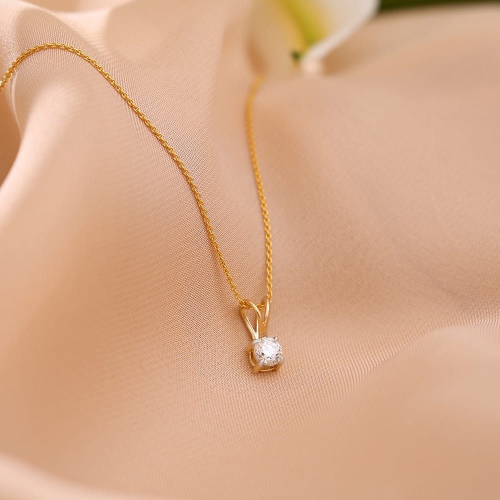 

Gleam Grace Solitaire Pendant