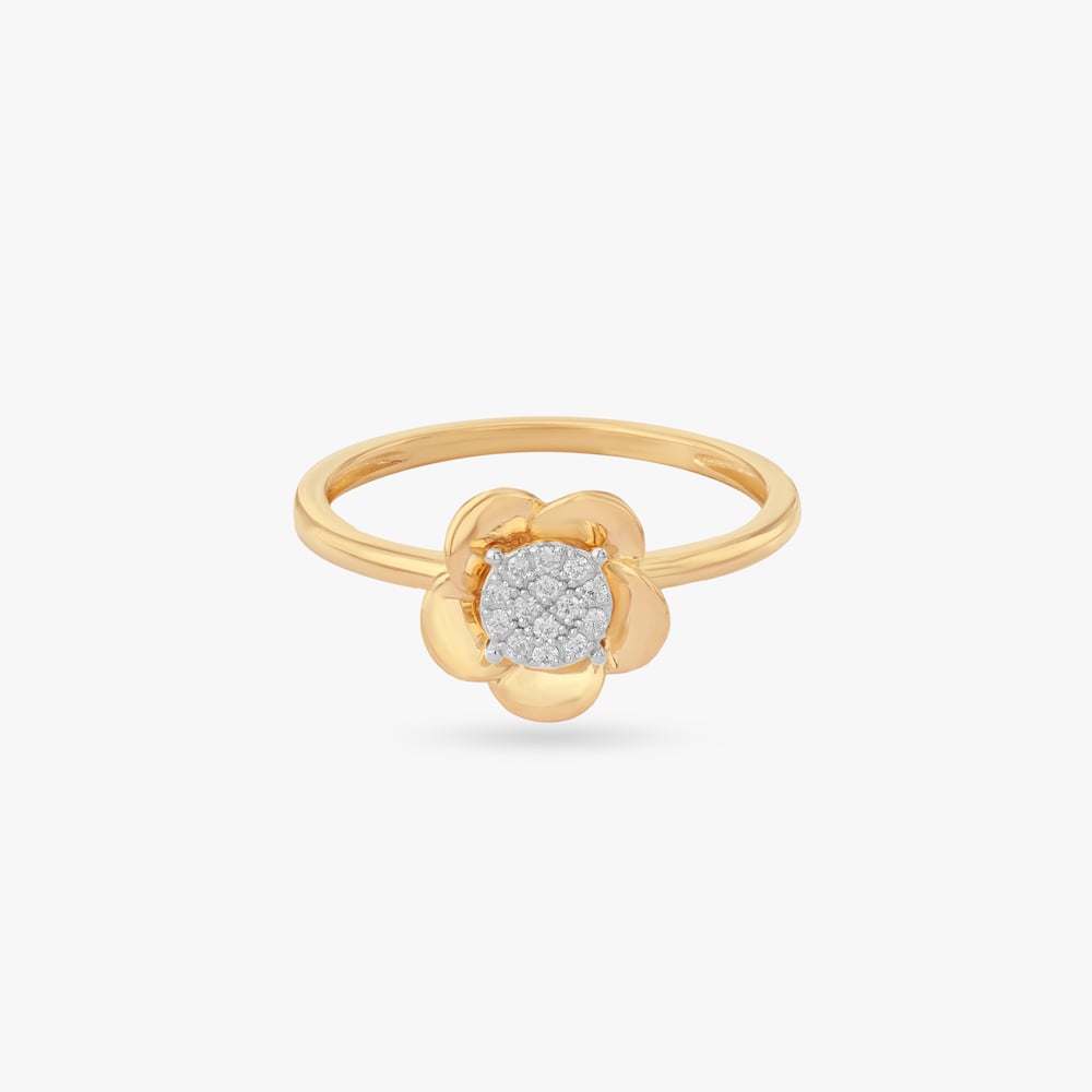 

Bloom Halo Diamond Ring