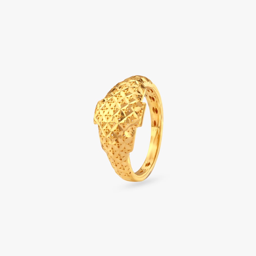 

Luminous Texture Gold Ring