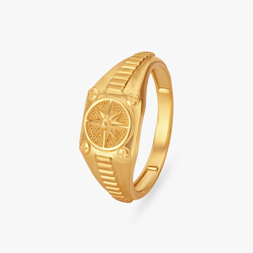 

Unique Star Carved Gold Finger Ring For Men