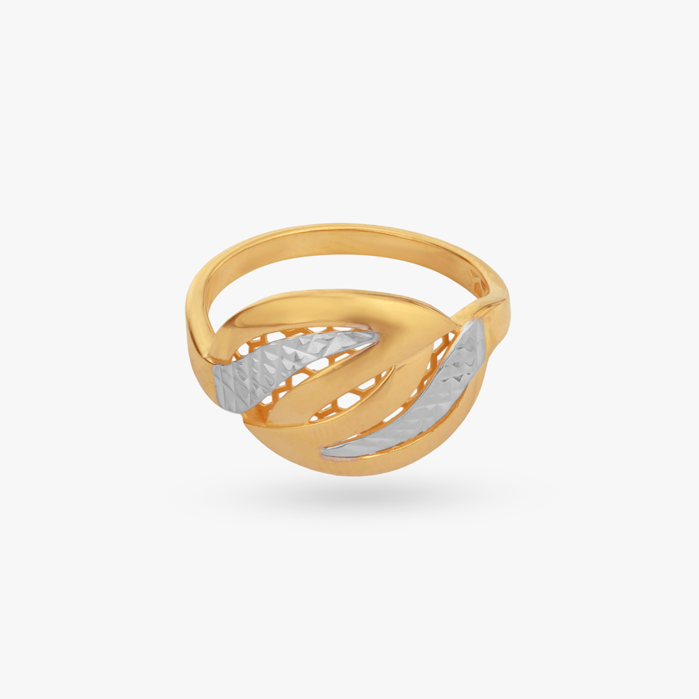 

Crest Shine Gold Ring