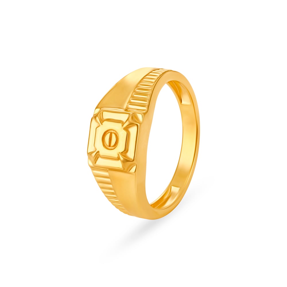 Geometric Alluring Gold Ring for Men