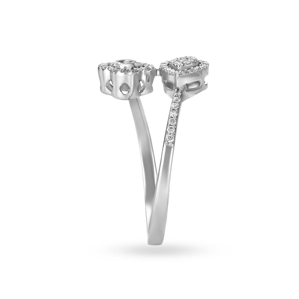 Magnificient18 Karat White Gold And Diamond Finger Ring,,hi-res image number null