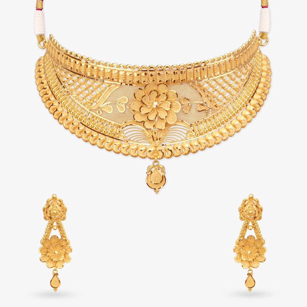 

Regal Fan Gold Necklace Set