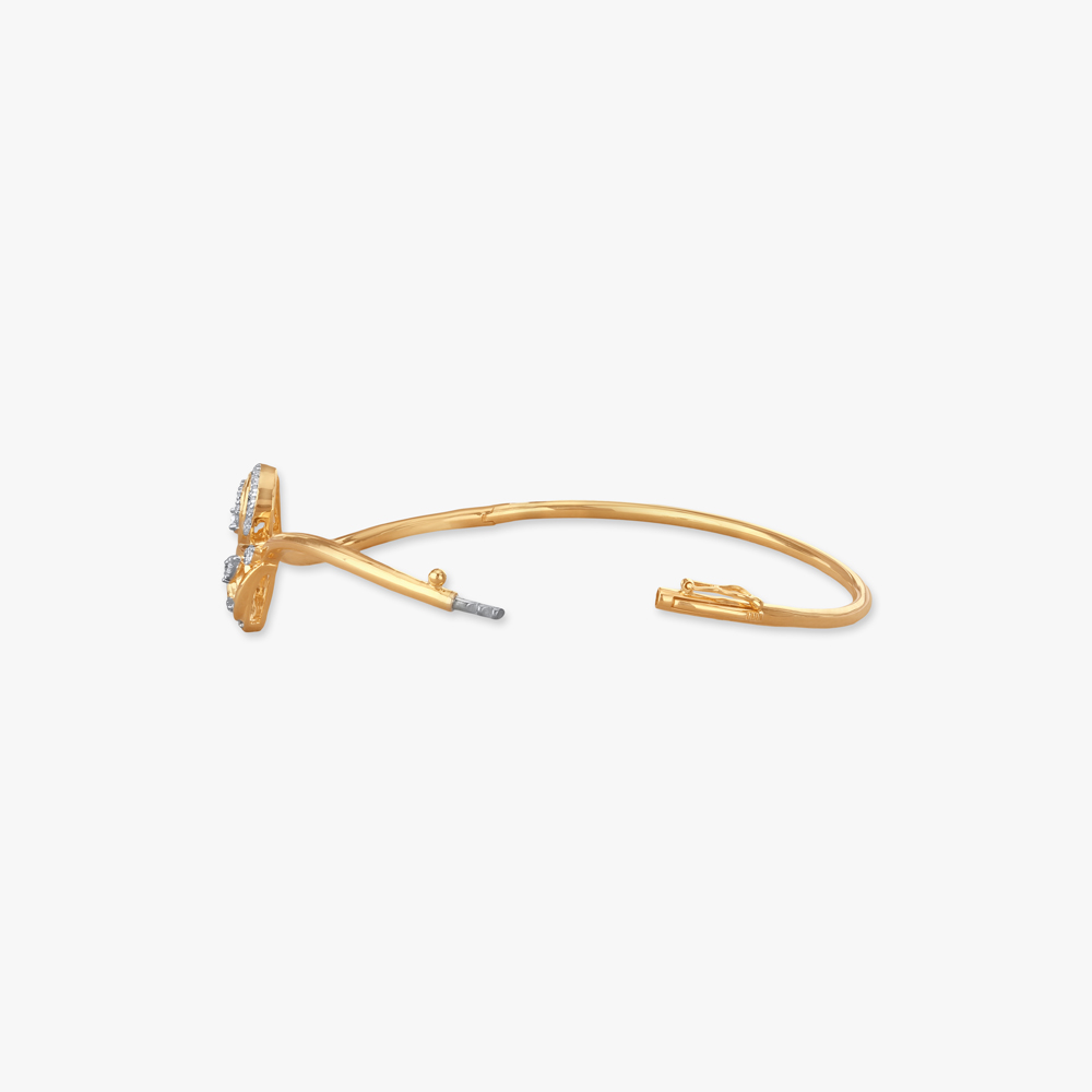 

Twirling Leaf Diamond Bangle