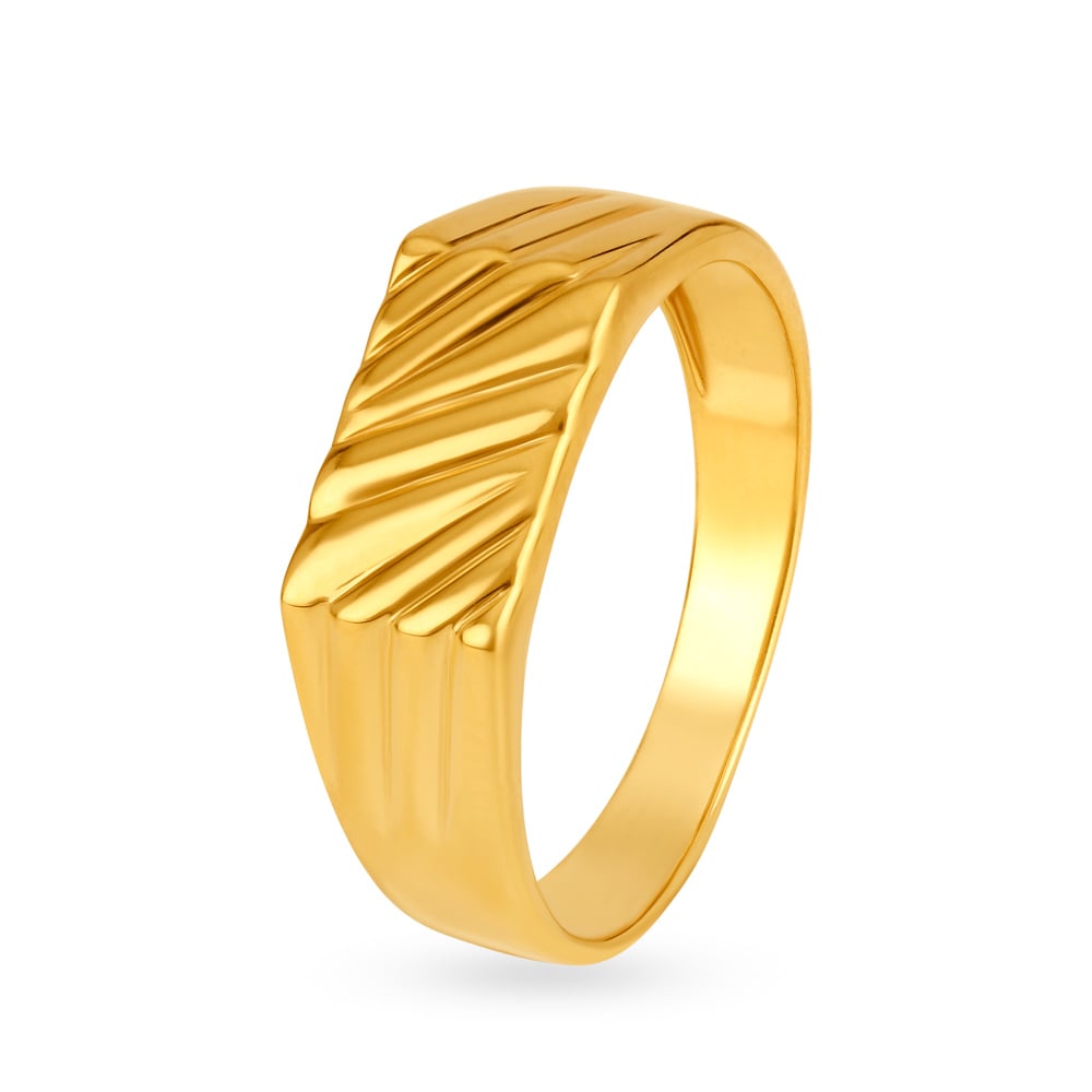 Breathtaking Gold and Diamond Finger Ring for Men