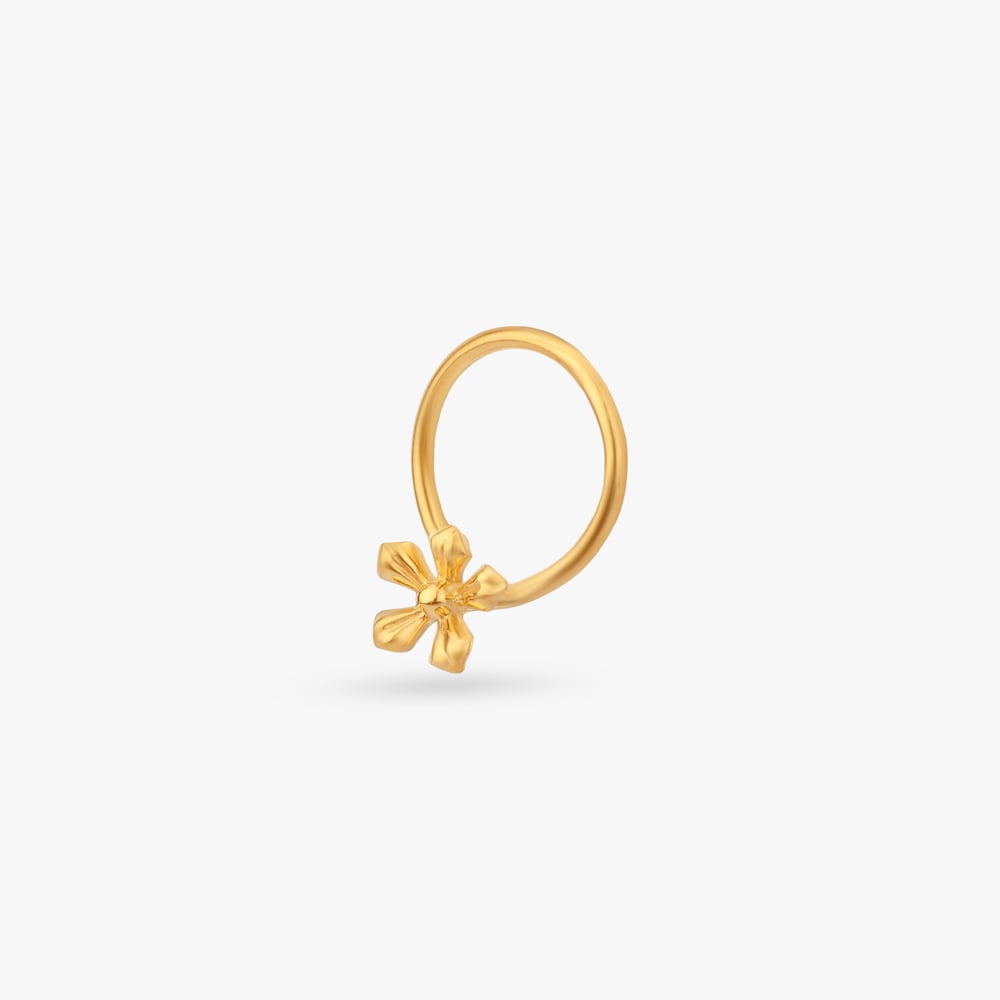 

Floret Curve Gold Nose Pin