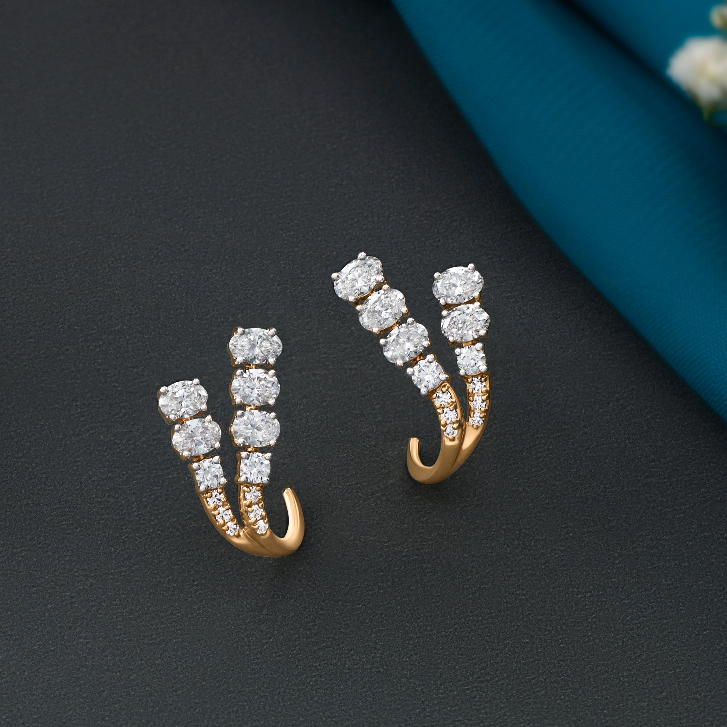 

Dazzling Diamond Stud Earrings