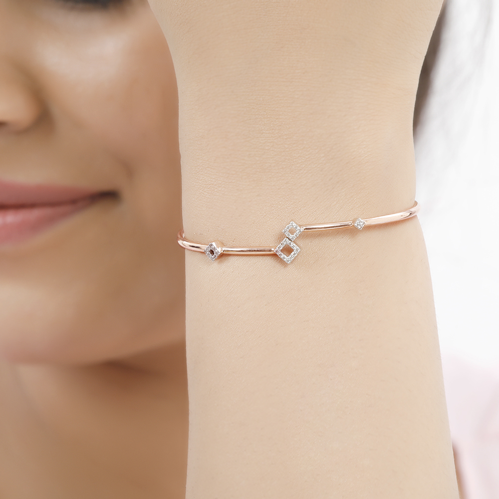 14KT Yellow Gold Diamond Bangle,,hi-res image number null