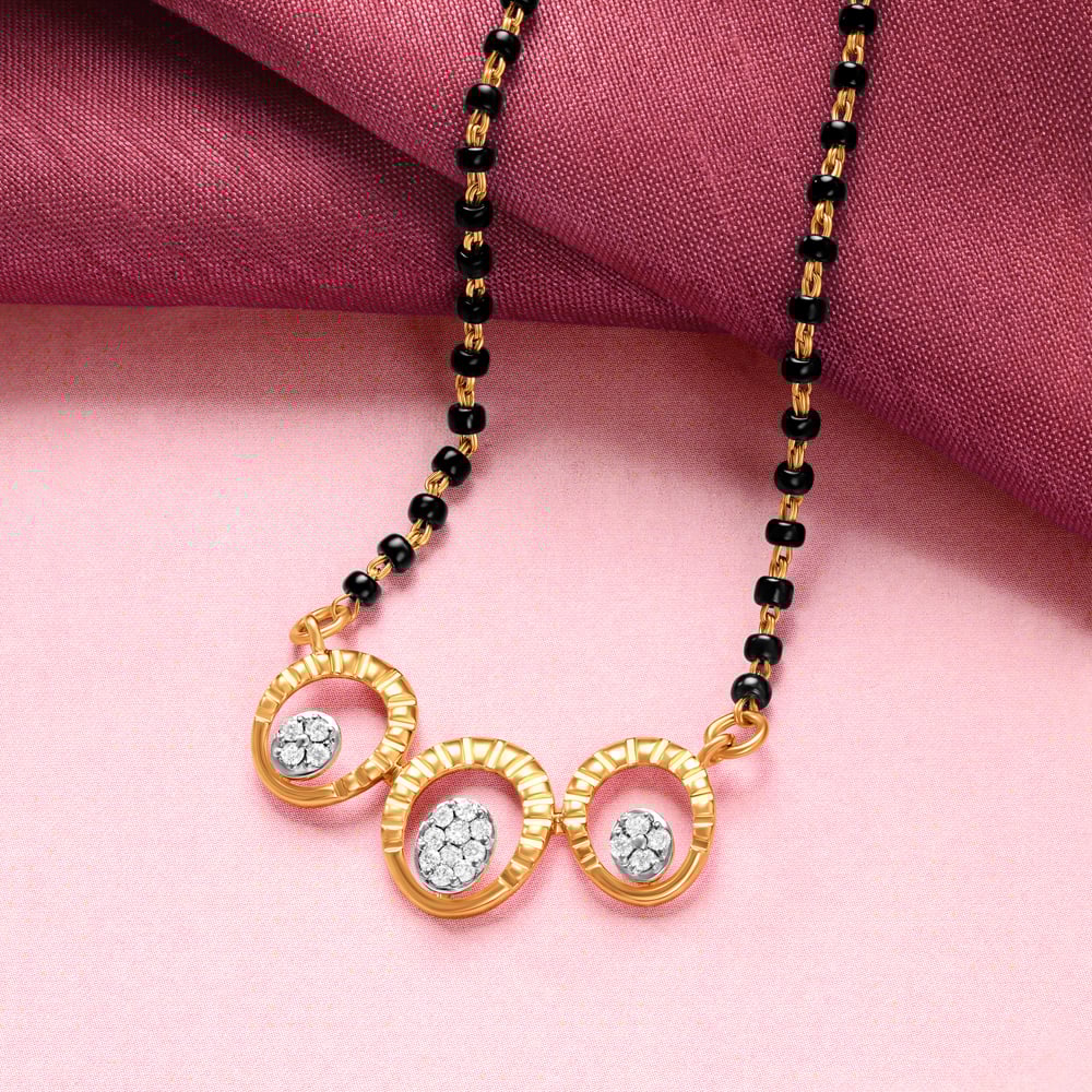 

Radial Shimmer Diamond Mangalsutra