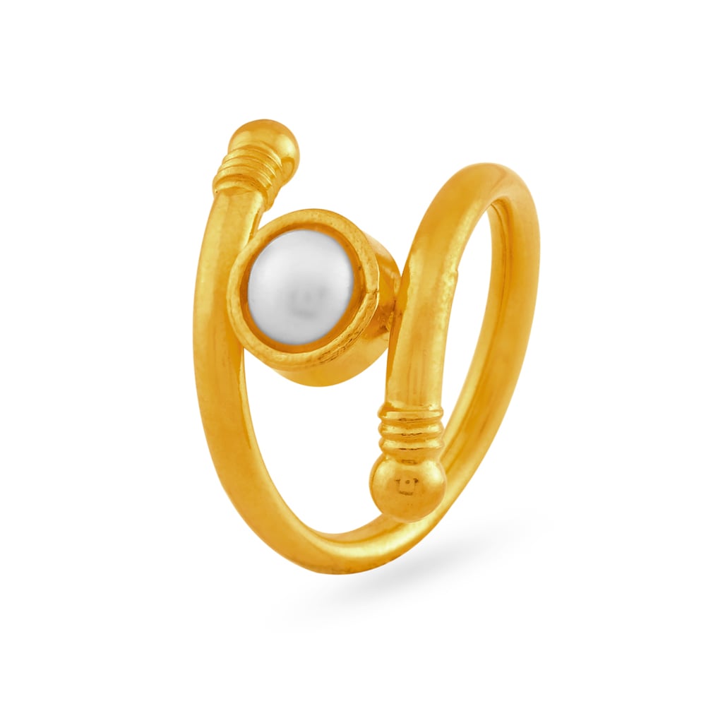 

Sleek and Stunning Gold Finger Ring