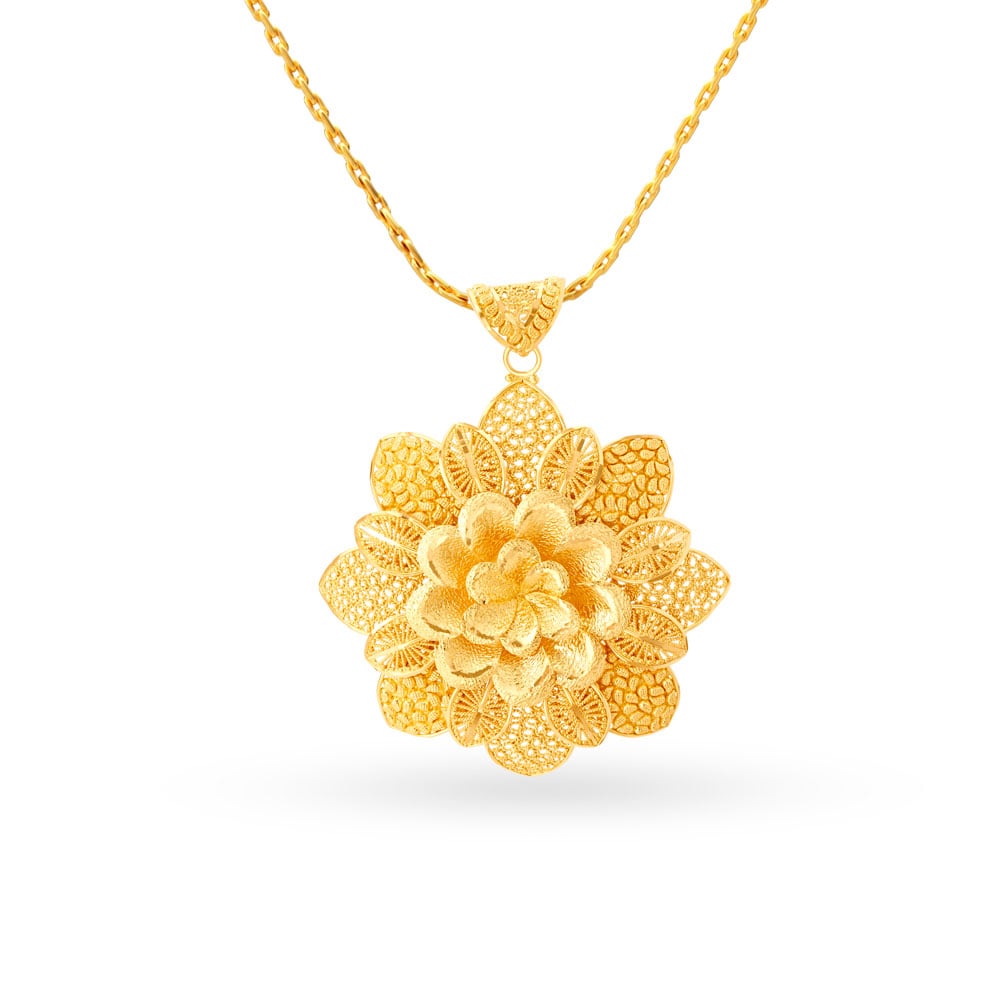 Grand Gold Pendant