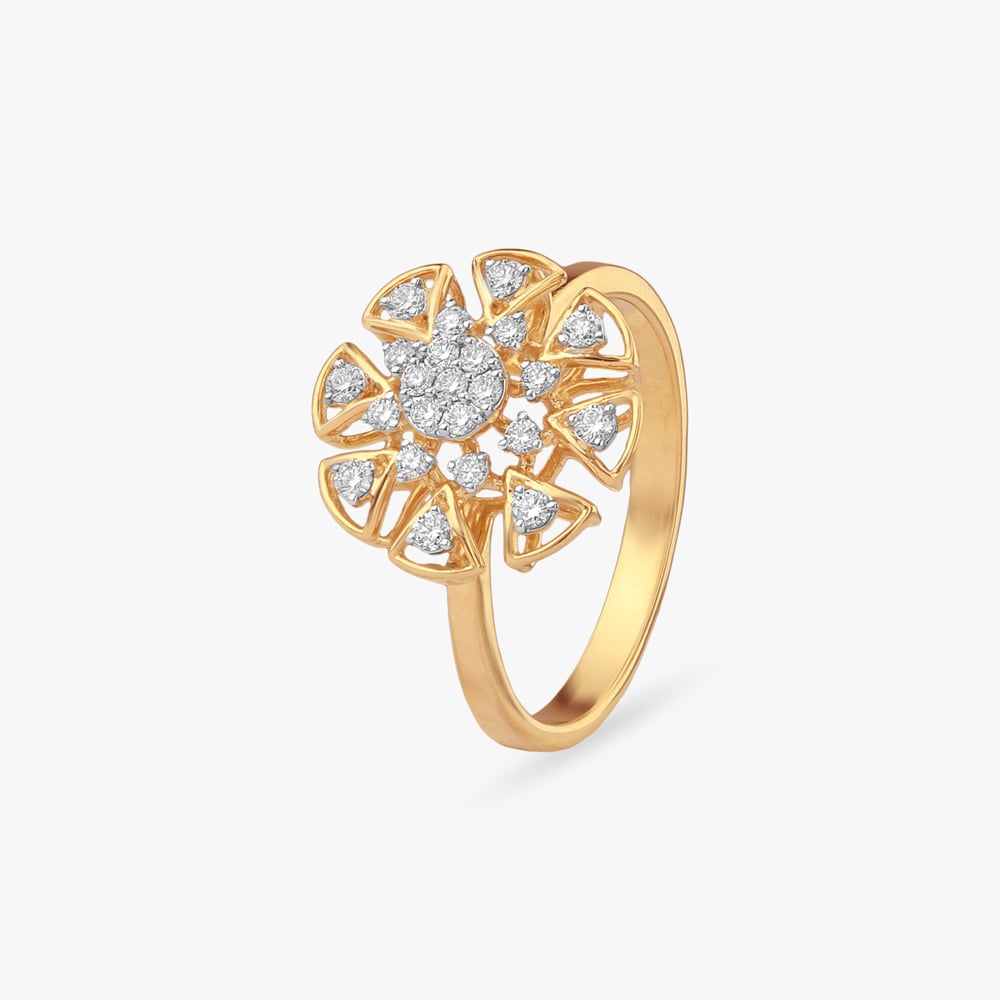 

Floral Flare Diamond Ring