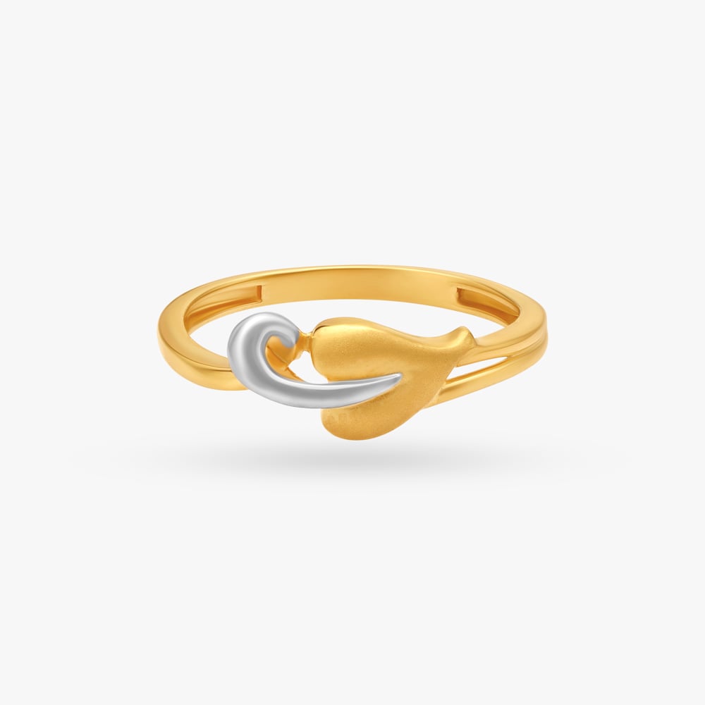 

Feminine Grace Ring