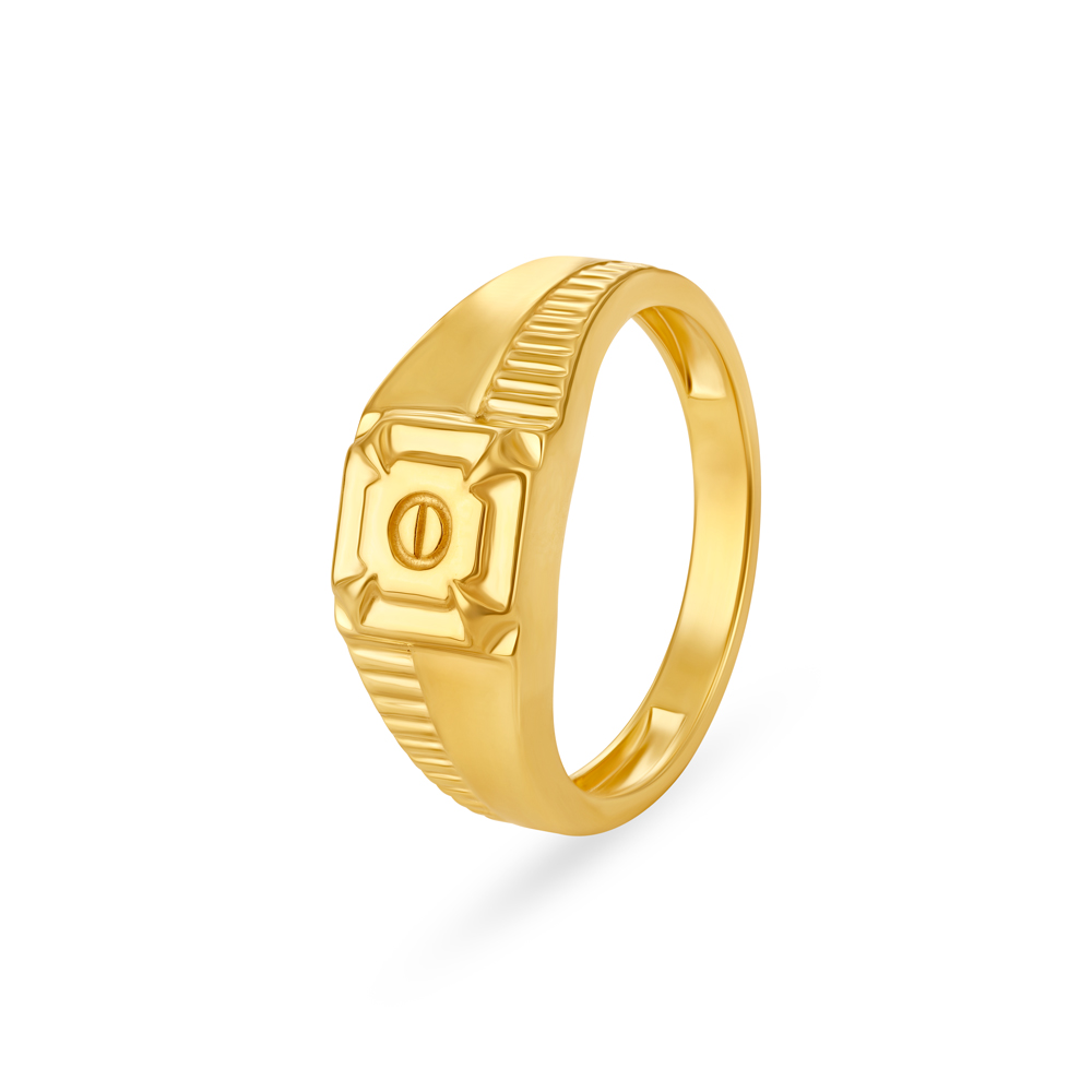 Geometric Alluring Gold Ring for Men