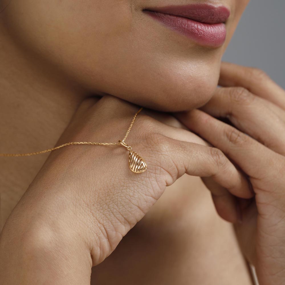 Chic Stripe Gold Pendant,,hi-res image number null