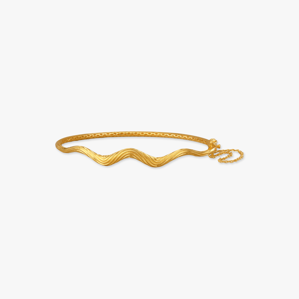 

Wavy Grain Gold Bangle