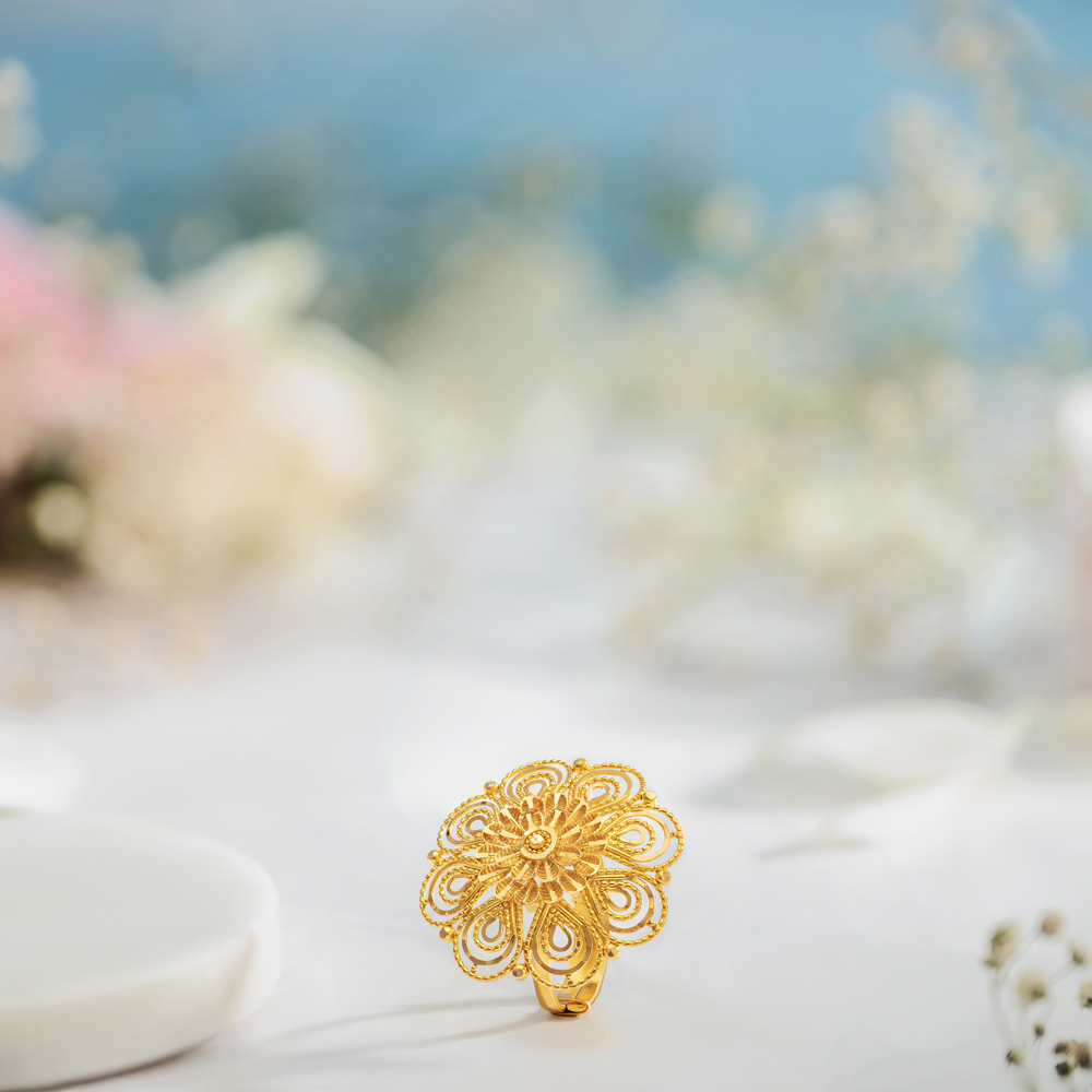 Breathtaking 22 Karat Yellow Gold Decorative Flower Finger Ring