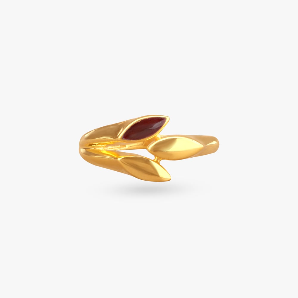 

Sculpted Leaf Gold Ring