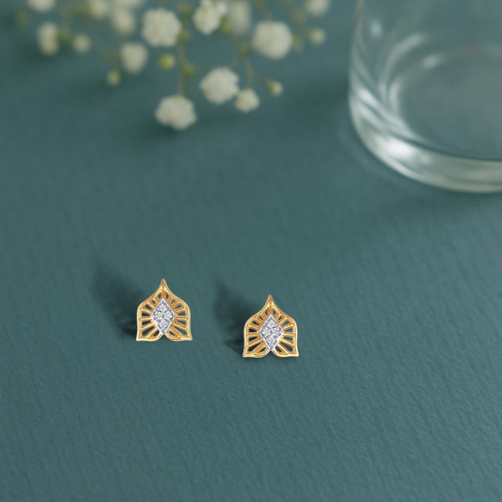 

Winged Charm Diamond Stud Earrings