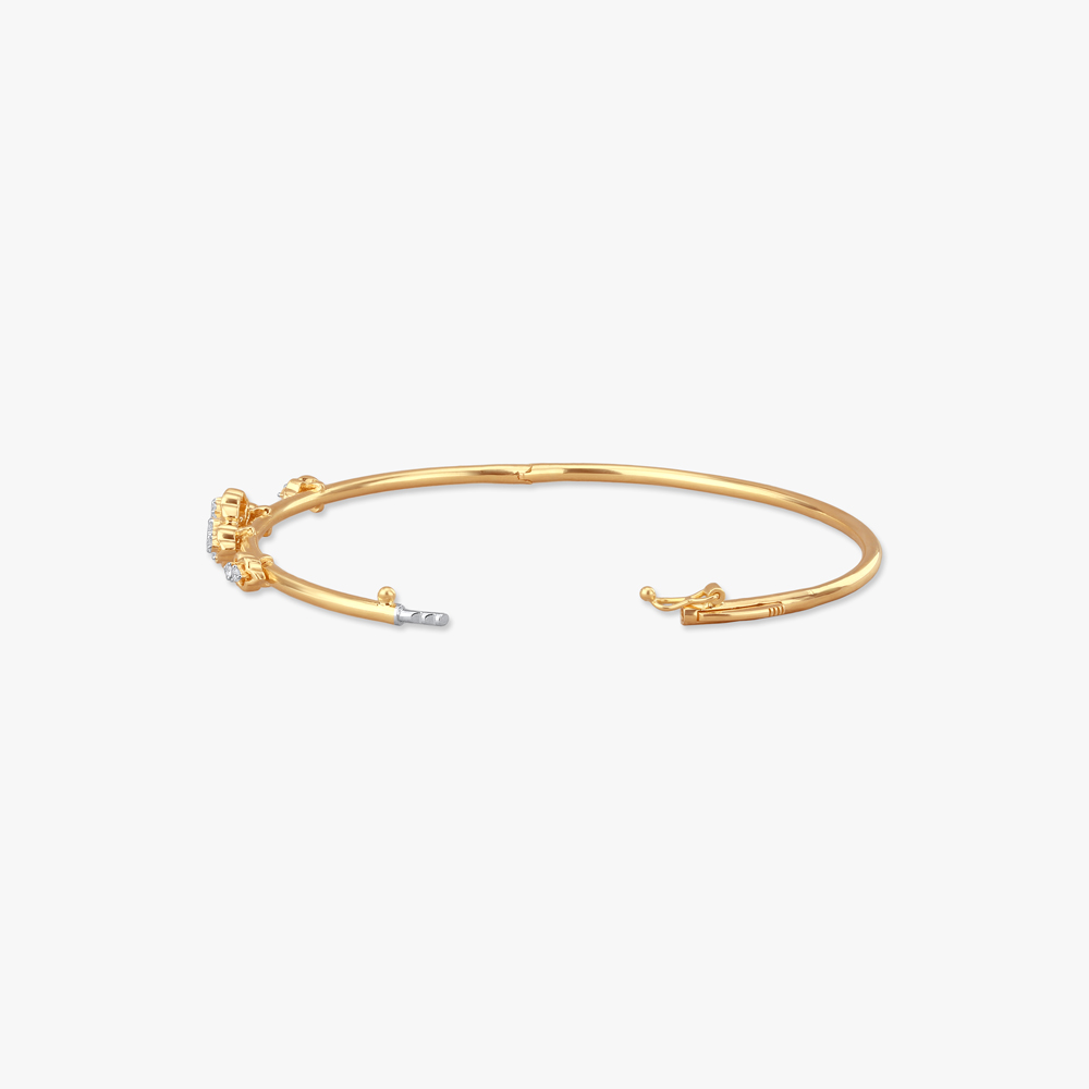 

Blossom Link Diamond Bangle