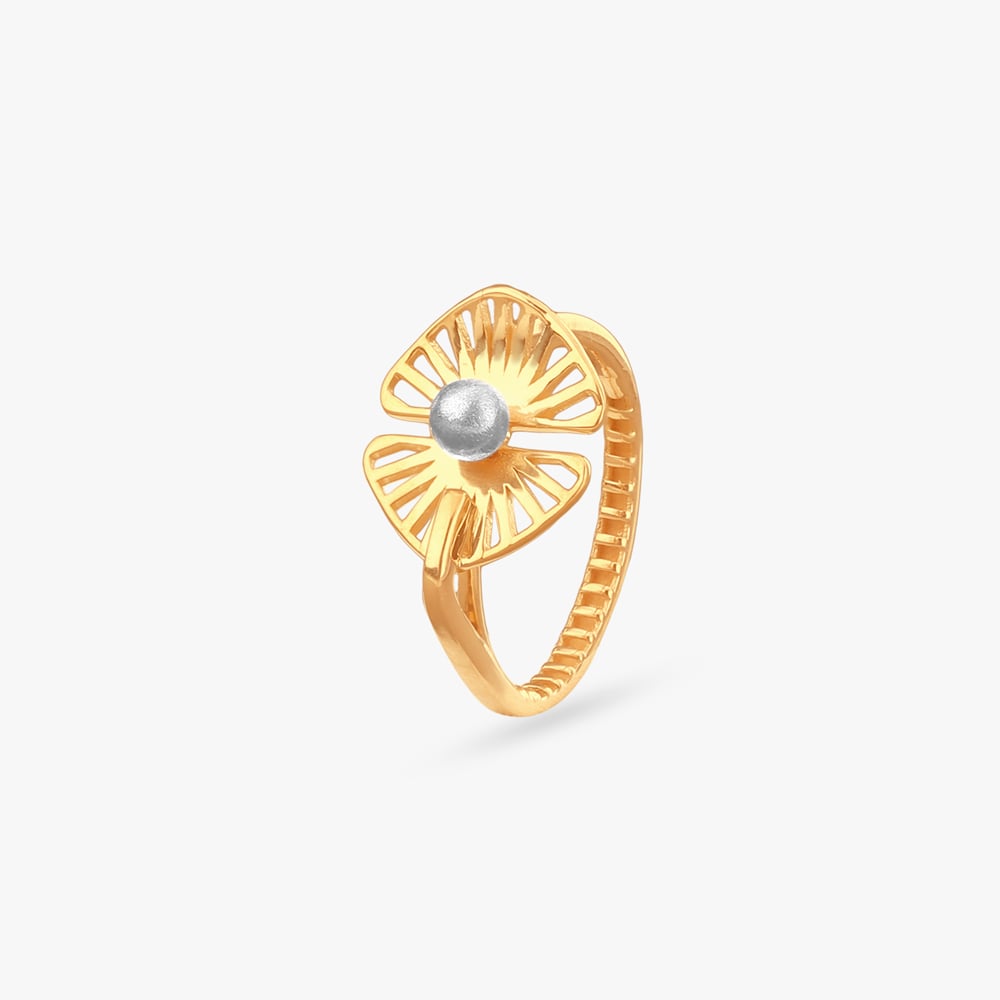 

Breeze Bloom Gold Ring